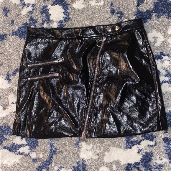 Leather mini skirt - Picture 1 of 3